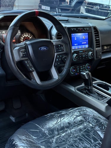 Ford F-150 Raptor 2020 , Full Option , ក្នុង​កាបូន​ , ជណ្ដើរ​ក្រោយ​