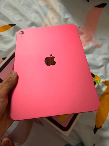 iPad A16 (11Th generation) 256G WiFi like new still have warranty