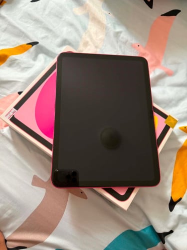 iPad A16 (11Th generation) 256G WiFi like new still have warranty
