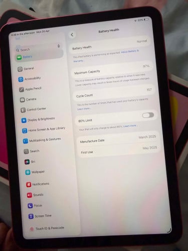 iPad A16 (11Th generation) 256G WiFi like new still have warranty