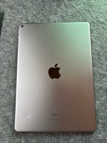 Ipad Air 3 (64/Wifi) សូមកុំឆាតបើអោយតម្លៃទាបជាងតម្លៃដាក់