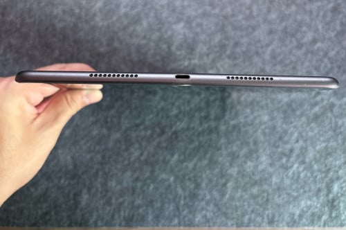 Ipad Air 3 (64/Wifi) សូមកុំឆាតបើអោយតម្លៃទាបជាងតម្លៃដាក់