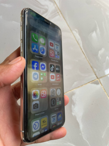 iphon x នៅដំណេីការទាំងអស់​ អត់ជាប់អីទាំងអស់