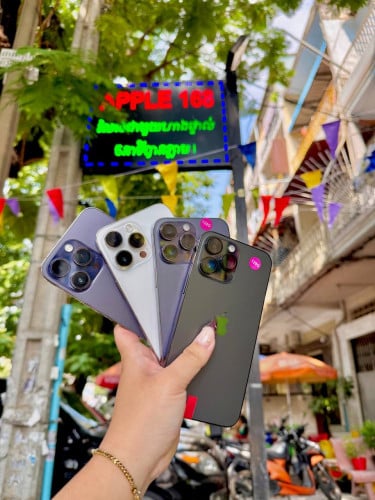 iPhone មួយទឹក+ថ្មីរំលស់ផ្ទាល់ មិនសិក្សាចំណូល យកប្រើភ្លាម