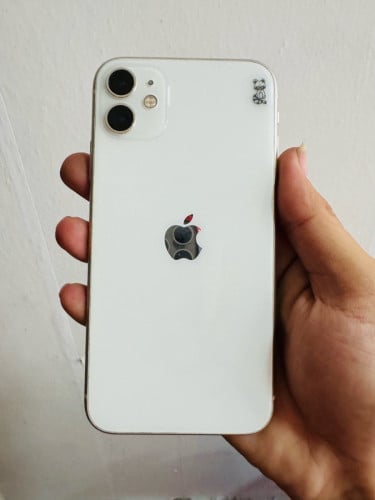 IPhone 11 64G Lla នៅស្អាតល្មមប្រេី