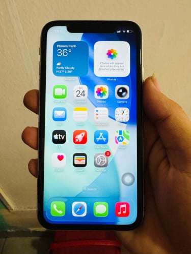 IPhone 11 64G Lla នៅស្អាតល្មមប្រេី