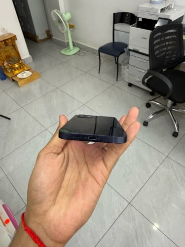 iPhone 12