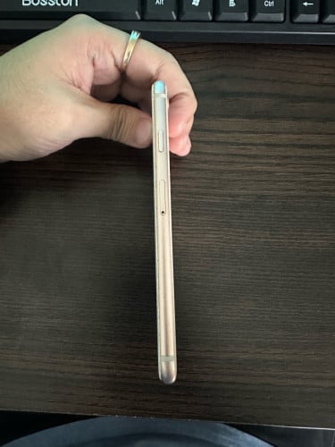 iPhone 8 64g ថ្មី 99% battery health 100%