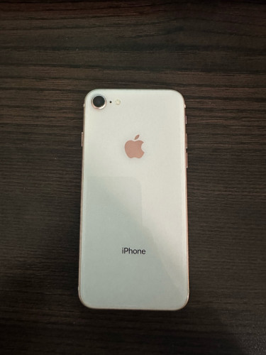 iPhone 8 64g ថ្មី 99% battery health 100%