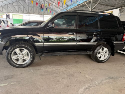 Land Cruiser 2003.