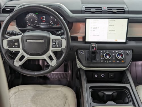 Land Rover Defender 2023