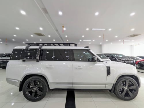 Land Rover Defender 2023