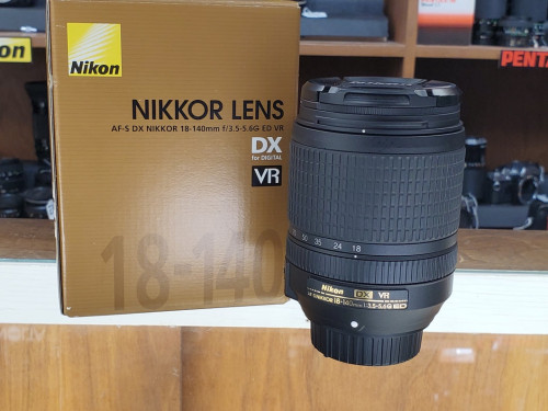 Len Nikon 18-140
