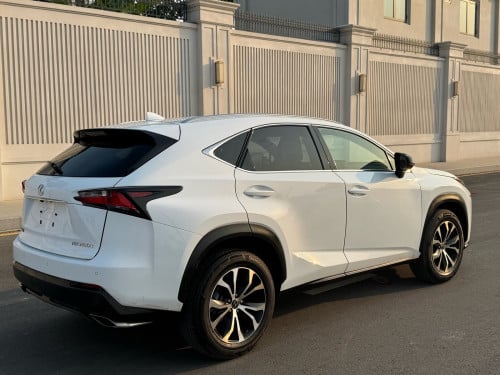 Lexus NX200T P2 F-Sport