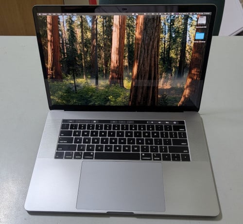 MacBook Pro 2019 15 inch Core i7 ម្ចាស់ផ្ទាល់