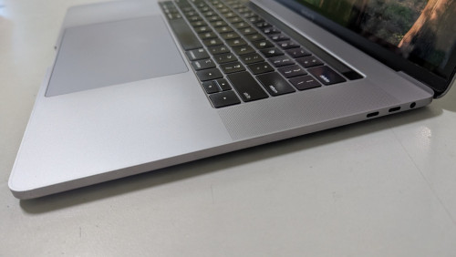 MacBook Pro 2019 15 inch Core i7 ម្ចាស់ផ្ទាល់
