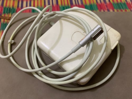 MagSafe ឆ្នាំងសាក MacBook ទំហំ 85W