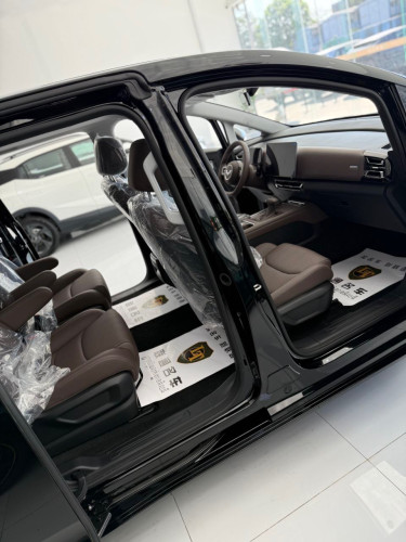 MPV សាំងសុទ្ធ 7កៅអី