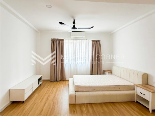 Newly Renovated 1-Bedroom Apartment Available For Rent In Chakto Mukh, Daun Penh Near Royal Palace.