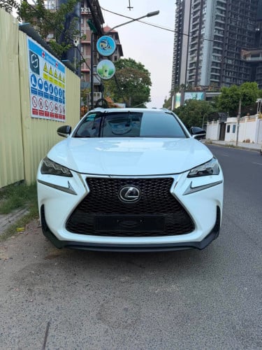NX200T F-Sport 2016
