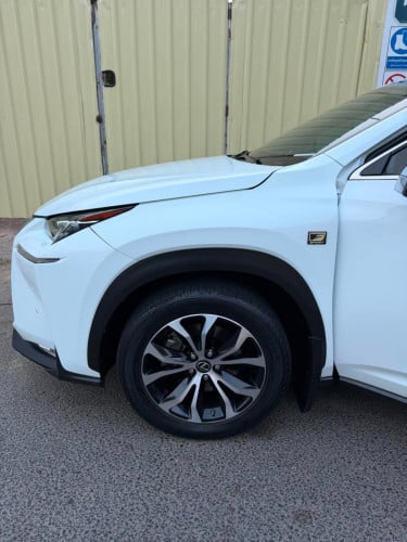 NX200T F-Sport 2016