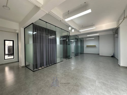 Office Space 90 sqm for Rent in Toul Tom Poung Area