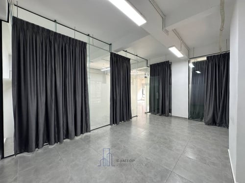 Office Space 90 sqm for Rent in Toul Tom Poung Area