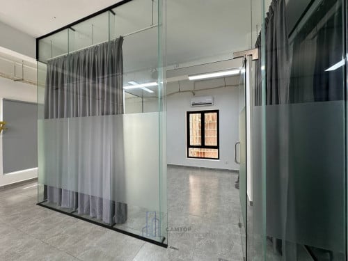 Office Space 90 sqm for Rent in Toul Tom Poung Area