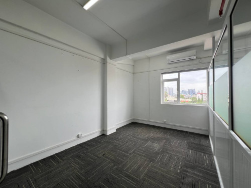 Office Space for rent at Chak angre krom (OF-076) ការិយាល៍យជួលមានទំហំតូចល្មម