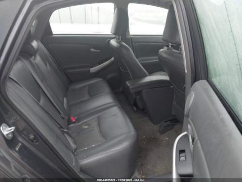 Prius 011 Option3 ឡានស្អាត ពូកស្បែក