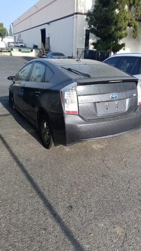 Prius 011 Option3 ឡានស្អាត ពូកស្បែក