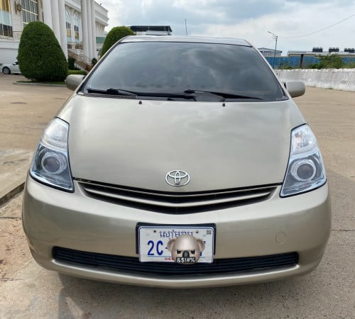 Prius 2005 half full