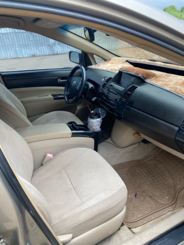 Prius 2005 half full