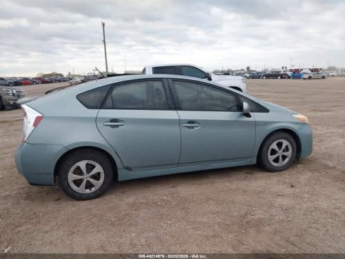 Prius 2012 option3 ពណ៍ផ្សែងបារីឡាននៅតាមផ្លូវ សាង 14xxx$រៀប 16xxx$