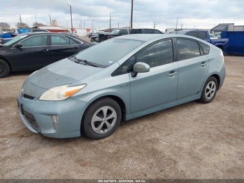 Prius 2012 option3 ពណ៍ផ្សែងបារីឡាននៅតាមផ្លូវ សាង 14xxx$រៀប 16xxx$