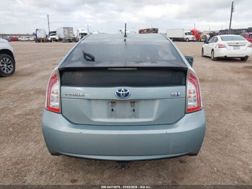 Prius 2012 option3 ពណ៍ផ្សែងបារីឡាននៅតាមផ្លូវ សាង 14xxx$រៀប 16xxx$