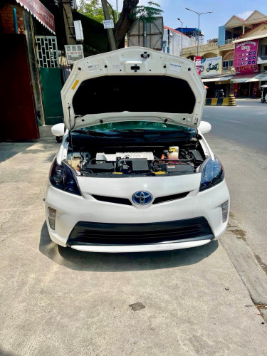 Prius 2013 ក្រដាសពន្ធ បង់រំលស់ផ្ទាល់5000$យកជិះភ្លាម