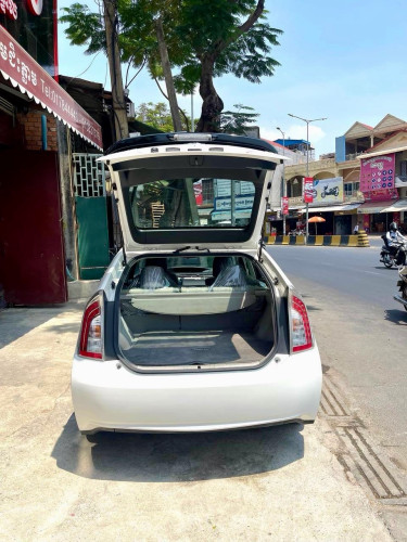 Prius 2013 ក្រដាសពន្ធ បង់រំលស់ផ្ទាល់5000$យកជិះភ្លាម