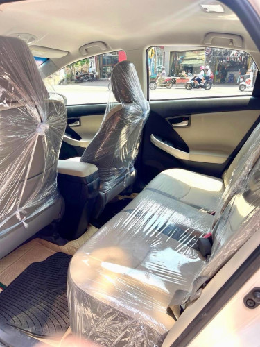 Prius 2013 ក្រដាសពន្ធ បង់រំលស់ផ្ទាល់5000$យកជិះភ្លាម
