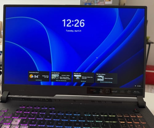 ROG Strix G713RM Gaming Laptop – លក់ពីម្ចាស់ផ្ទាល់! $6xx (អាចចរចាបាន)