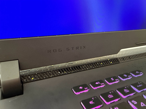 ROG Strix G713RM Gaming Laptop – លក់ពីម្ចាស់ផ្ទាល់! $6xx (អាចចរចាបាន)