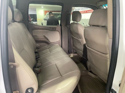 Tacoma 03 មានABS V6 អូតូប៉ុងភ្លើង ឡានថ្មី