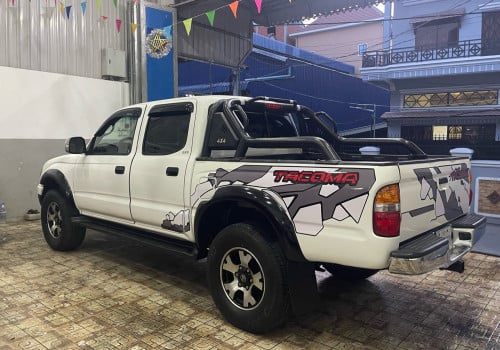 Tacoma 03 មានABS V6 អូតូប៉ុងភ្លើង ឡានថ្មី