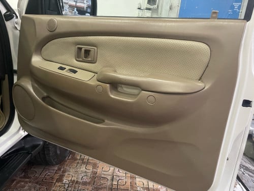Tacoma 03 មានABS V6 អូតូប៉ុងភ្លើង ឡានថ្មី