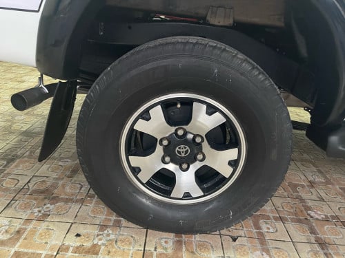 Tacoma 03 មានABS V6 អូតូប៉ុងភ្លើង ឡានថ្មី