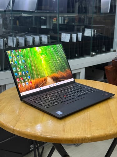 Thinkpad X1 Carbon Gen10, 14” 4K, ជំនាន់ទី12th