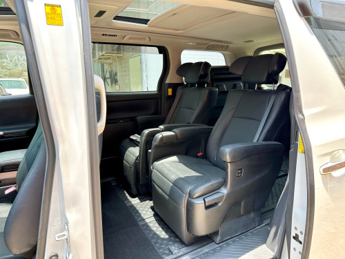 TOYOTA ALPHARD 2012 Hybrid Full Option ពណ៌ស ក្នុងខ្មៅ