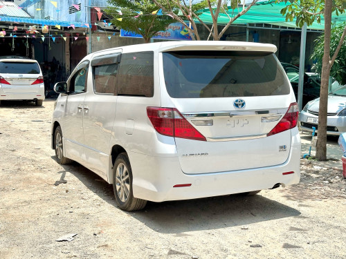 TOYOTA ALPHARD 2012 Hybrid Full Option ពណ៌ស ក្នុងខ្មៅ