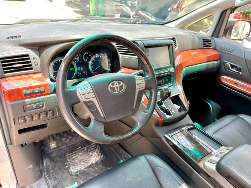 TOYOTA ALPHARD 2012 Hybrid Full Option ពណ៌ស ក្នុងខ្មៅ