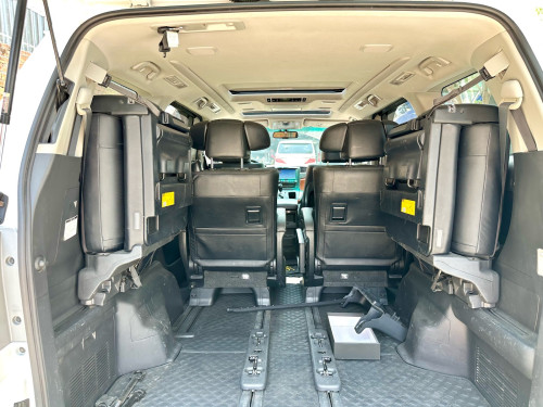 TOYOTA ALPHARD 2012 Hybrid Full Option ពណ៌ស ក្នុងខ្មៅ